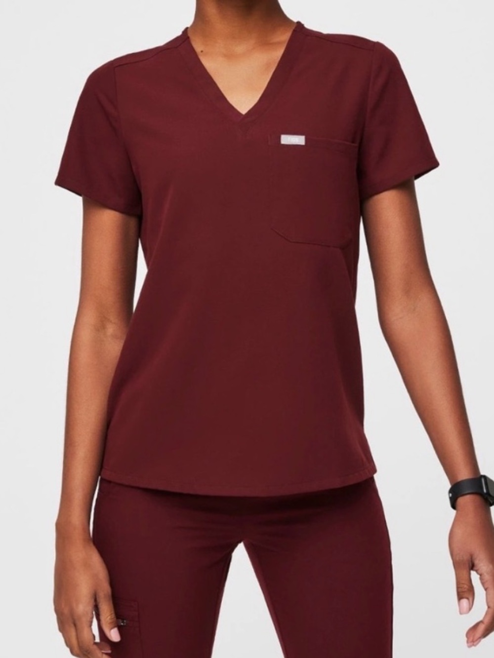 Figs Calypso One Pocket Scrub Top (Burgundy)